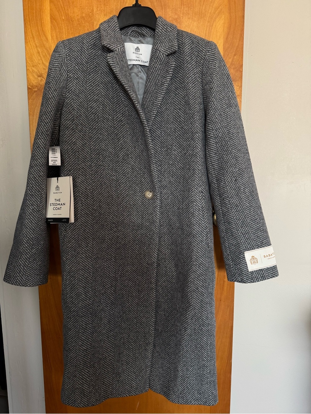 Aritzia Gray Herringbone Single-Button Trench Coat